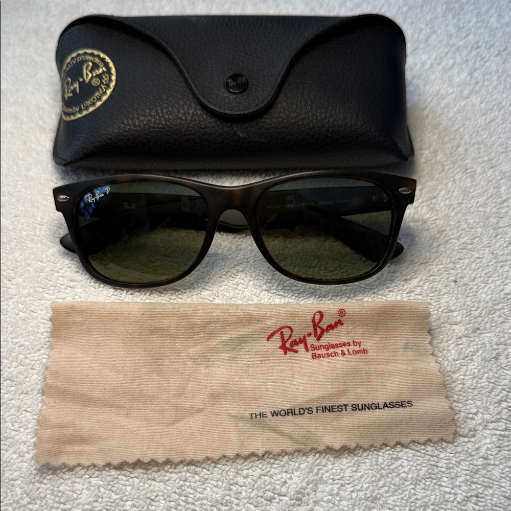 Ray Ban P Polarized New Wayfarer Designer
RB2132 Sunglasses  Made In Italy